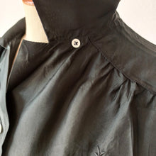 Charger l'image dans la galerie, 1940s 1950s - Exquisite Pure Black Silk Blouse - W35 (88cm)