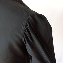 Charger l'image dans la galerie, 1940s 1950s - Exquisite Pure Black Silk Blouse - W35 (88cm)