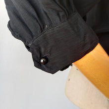 Charger l'image dans la galerie, 1950s - Elegant Black Embroidery Rayon Blouse - W42 (106cm)