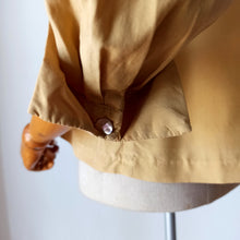 Charger l'image dans la galerie, 1950s - Delicious Embroidery Mustard Silk Blouse