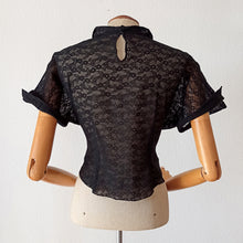 Charger l'image dans la galerie, 1950s - Superb Black Cotton Lace Blouse - W38 (96cm)