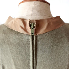 Charger l'image dans la galerie, 1950s - Exquisite Olive Green Soft Wool Dress - W27.5 (70cm)