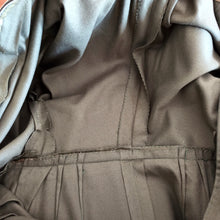 Charger l'image dans la galerie, 1950s - Exquisite Olive Green Soft Wool Dress - W27.5 (70cm)