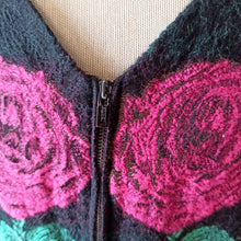 Charger l'image dans la galerie, 1950s - Stunning French Massive Roses Wool Dress - W27.5 (70cm)