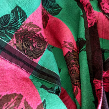 Charger l'image dans la galerie, 1950s - Stunning French Massive Roses Wool Dress - W27.5 (70cm)