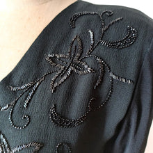 Cargar imagen en el visor de la galería, 1940s - Stunning Black Beaded Silk Crepe Dress - W31 (82cm)