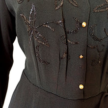 Cargar imagen en el visor de la galería, 1940s - Stunning Black Beaded Silk Crepe Dress - W31 (82cm)