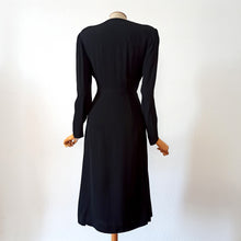Cargar imagen en el visor de la galería, 1940s - Stunning Black Beaded Silk Crepe Dress - W31 (82cm)