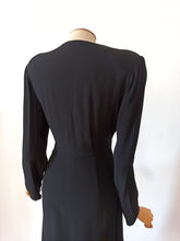 Cargar imagen en el visor de la galería, 1940s - Stunning Black Beaded Silk Crepe Dress - W31 (82cm)