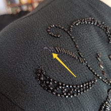 Cargar imagen en el visor de la galería, 1940s - Stunning Black Beaded Silk Crepe Dress - W31 (82cm)