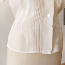 Charger l'image dans la galerie, 1950s - St. MICHAEL, UK - Exquisite White Silk Blouse - W41 (104cm)
