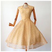 Charger l'image dans la galerie, 1940s 1950s - Stunning Butter Cream Organza Dress - W27 (68cm)
