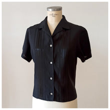Charger l'image dans la galerie, 1950s - Gorgeous Black Rayon Silk Blouse - Sz. 44