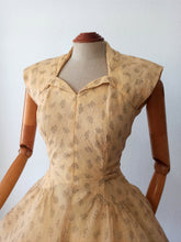 Charger l'image dans la galerie, 1940s 1950s - Stunning Butter Cream Organza Dress - W27 (68cm)