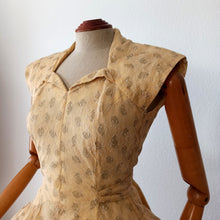 Charger l'image dans la galerie, 1940s 1950s - Stunning Butter Cream Organza Dress - W27 (68cm)