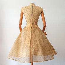 Charger l'image dans la galerie, 1940s 1950s - Stunning Butter Cream Organza Dress - W27 (68cm)