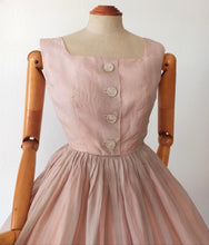 Charger l'image dans la galerie, 1950s - Adorable Antique Pink Organza Dress - W24 (60cm)