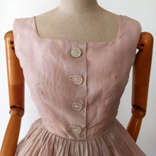 Charger l'image dans la galerie, 1950s - Adorable Antique Pink Organza Dress - W24 (60cm)