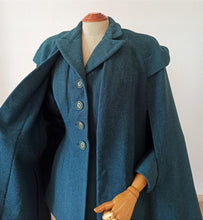 Cargar imagen en el visor de la galería, 1940s - Fabulous Petrol Wool Jacket Cape Set - W27 (68cm)