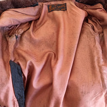 Cargar imagen en el visor de la galería, 1920s - FABRIQUES FRANCAISES, France - Stunning Plush Fur Coat