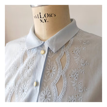 Charger l'image dans la galerie, 1950s 1960s - SWITZERLAND - Adorable Embroidery Smoked Cotton Blouse