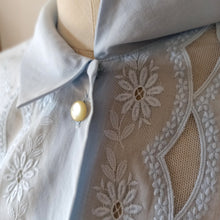 Charger l'image dans la galerie, 1950s 1960s - SWITZERLAND - Adorable Embroidery Smoked Cotton Blouse