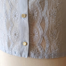 Charger l'image dans la galerie, 1950s 1960s - SWITZERLAND - Adorable Embroidery Smoked Cotton Blouse