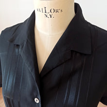 Charger l'image dans la galerie, 1950s - Gorgeous Black Rayon Silk Blouse - Sz. 44