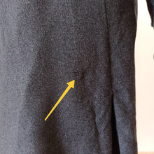 Load image into Gallery viewer, 1940s - AVIGNON, France - Grey Wool Dress - W35 (88cm)
