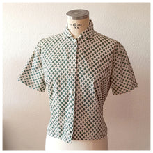 Charger l'image dans la galerie, 1950s 1960s - Gorgeous Printed Cotton Blouse - Sz. 46