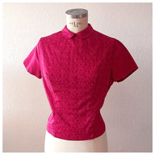 Charger l'image dans la galerie, 1950s 1960s - Charming Crimson Red Embroidery Blouse - Sz. 44