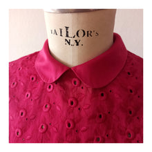 Charger l'image dans la galerie, 1950s 1960s - Charming Crimson Red Embroidery Blouse - Sz. 44