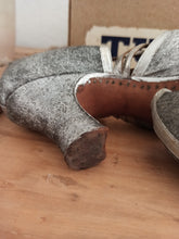 Cargar imagen en el visor de la galería, 1920s - LA AMPURDANESA, Barcelona - Silver Leather Shoes - EU39/UK6