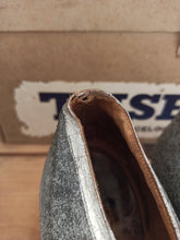 Cargar imagen en el visor de la galería, 1920s - LA AMPURDANESA, Barcelona - Silver Leather Shoes - EU39/UK6