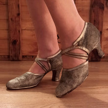 Cargar imagen en el visor de la galería, 1920s - LA AMPURDANESA, Barcelona - Silver Leather Shoes - EU39/UK6