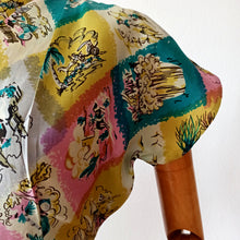 Cargar imagen en el visor de la galería, 1940s - Spectacular Novelty Print Silk Dress - W26 (66cm)