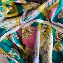 Cargar imagen en el visor de la galería, 1940s - Spectacular Novelty Print Silk Dress - W26 (66cm)