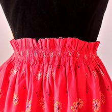 Cargar imagen en el visor de la galería, 1940s 1950s - Gorgeous Red Bandana Print Cotton Skirt - W24/44 (62/110cm)