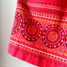 Cargar imagen en el visor de la galería, 1940s 1950s - Gorgeous Red Bandana Print Cotton Skirt - W24/44 (62/110cm)