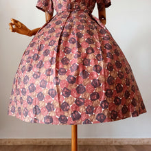 Charger l'image dans la galerie, 1950s - Stunning Abstract Cotton Dress - W32 (82cm)