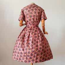 Charger l'image dans la galerie, 1950s - Stunning Abstract Cotton Dress - W32 (82cm)