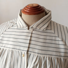 Charger l'image dans la galerie, 1950s - DEADSTOCK - Gorgeous Striped Flannel Cotton Blouse - W35 (88cm)