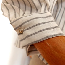 Charger l'image dans la galerie, 1950s - DEADSTOCK - Charming Balloon Sleeves Flannel Cotton Blouse - W33 (84cm)