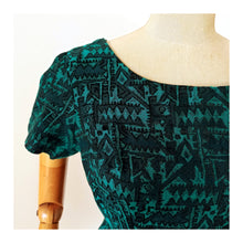 Charger l'image dans la galerie, 1950s 1960s - Gorgeous Green Abstract Wool Dress - W26 (66cm)