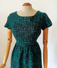 Charger l'image dans la galerie, 1950s 1960s - Gorgeous Green Abstract Wool Dress - W26 (66cm)