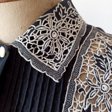 Charger l'image dans la galerie, 1940s 1950s - Ultragorgeous Black Leaves Linen Blouse - W32 (82cm)