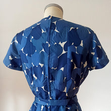 Charger l'image dans la galerie, 1960s - DEADSTOCK, NWT - Stunning French Satin Dress - W32 (82cm)