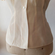 Cargar imagen en el visor de la galería, 1940s - Delightful Pure Silk Embroidery Blouse - W29 (74cm)