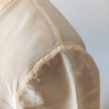 Cargar imagen en el visor de la galería, 1940s - Delightful Pure Silk Embroidery Blouse - W29 (74cm)