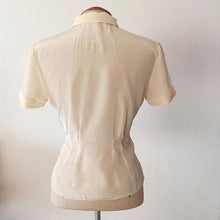 Cargar imagen en el visor de la galería, 1940s - Delightful Pure Silk Embroidery Blouse - W29 (74cm)